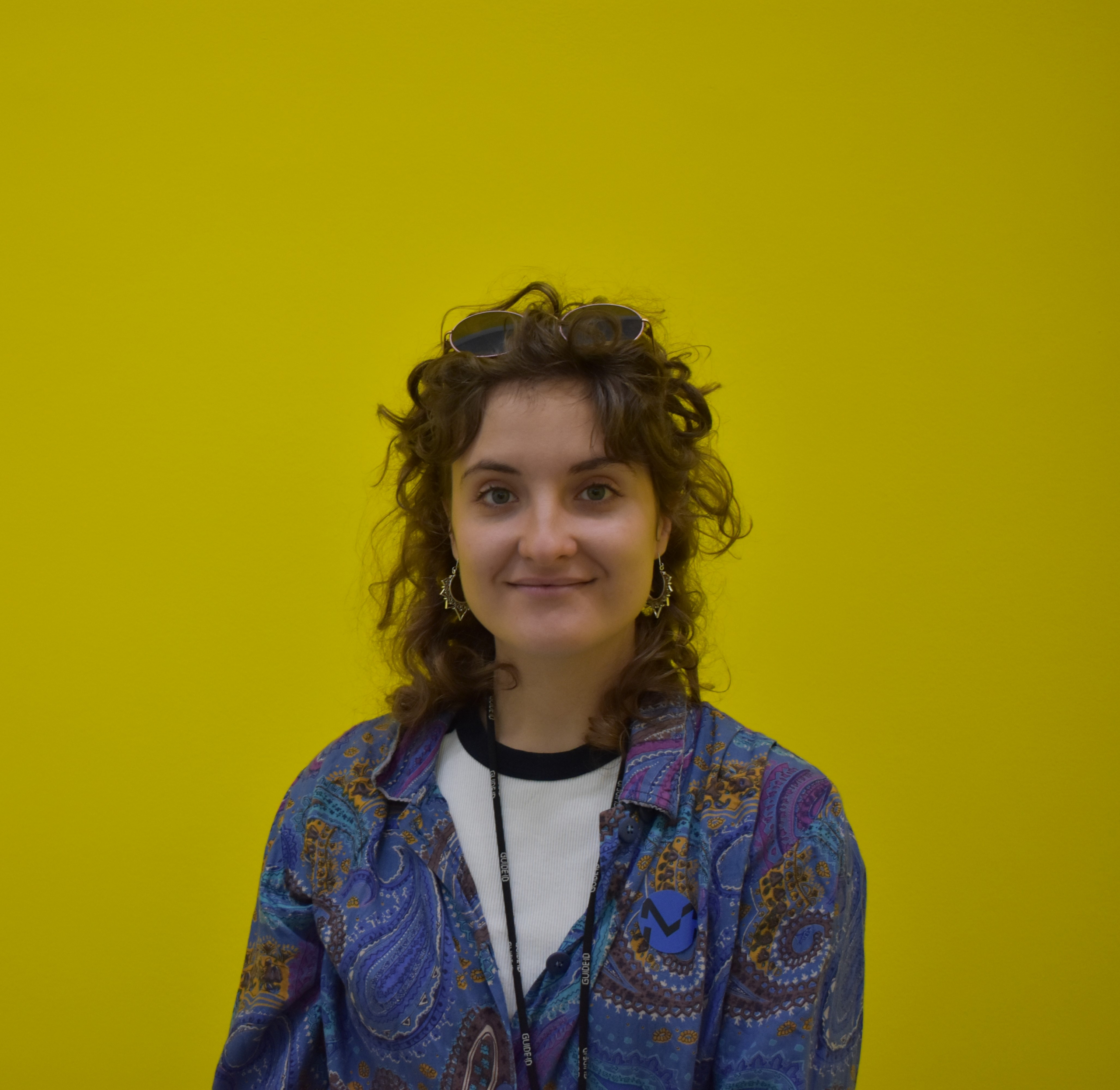 Alba de la Cruz García, ganadora del accésit de Teatro del Programa de Arte Joven 2023, pone hoy en escena su obra “Putas Cojas”